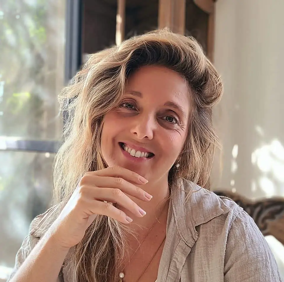 גליה אביב קלדרון