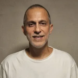 אריק תמונת פרופיל מרובעת